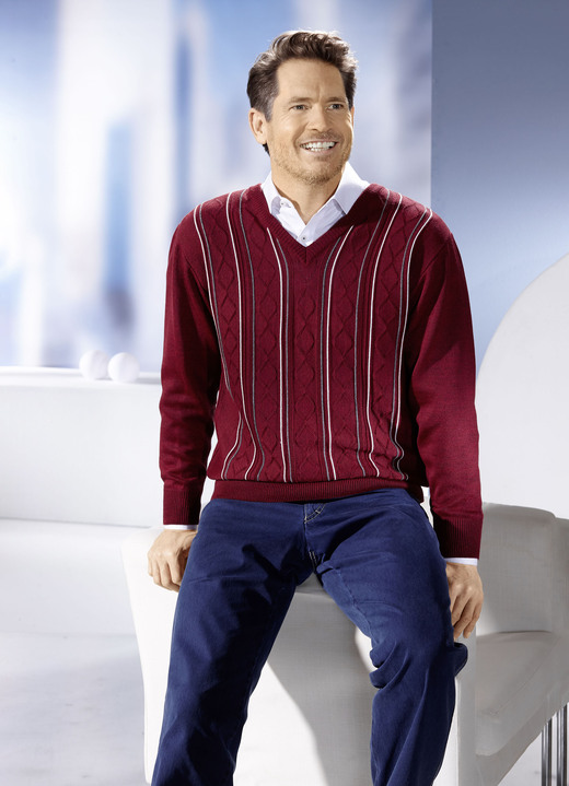 Hemden, Pullover & Shirts - V-Pullover mit Strukturdessin in 3 Farben, in Größe 046 bis 062, in Farbe BORDEAUX MELIERT Ansicht 1