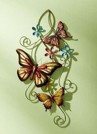 Wanddekoration mit Schmetterlingen
